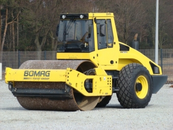 BOMAG BW211 D-4